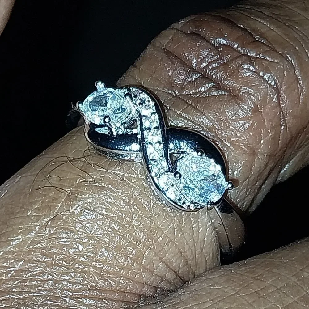 Ladies 925 Elegant Sterling Silver Infinity Ring Sz 9